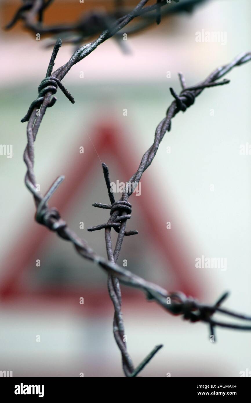 Barbed sale wire ties